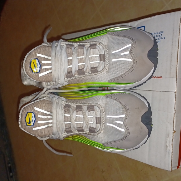 Nike Air Max Plus - Picture 6 of 8